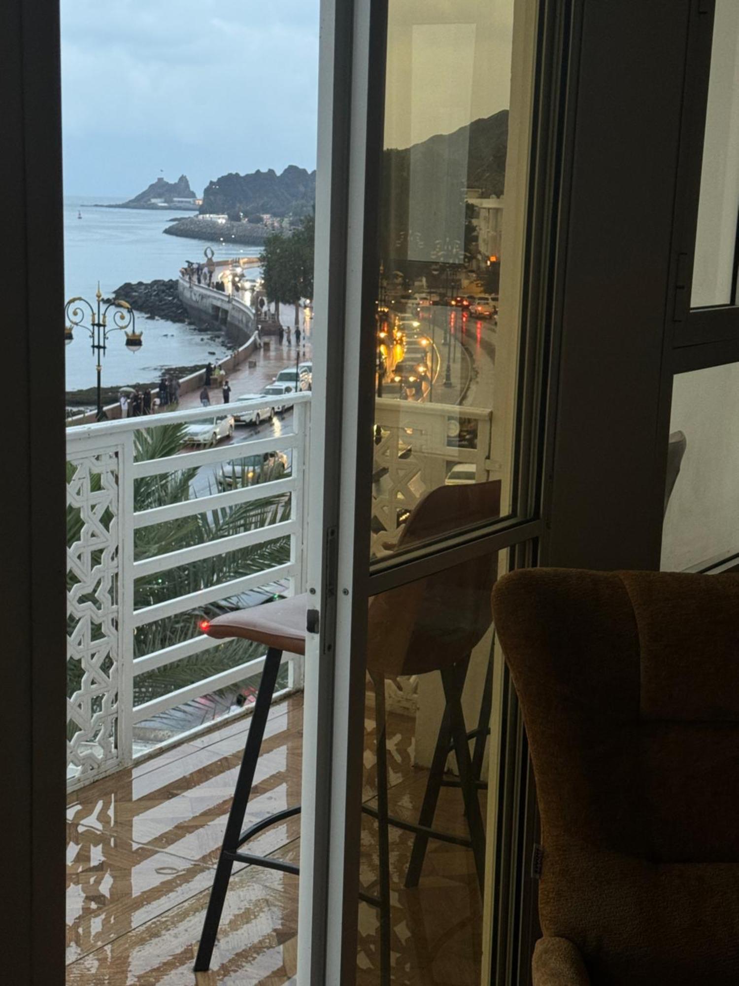 무스카트 Muttrah Souq And Sea View 아파트 외부 사진