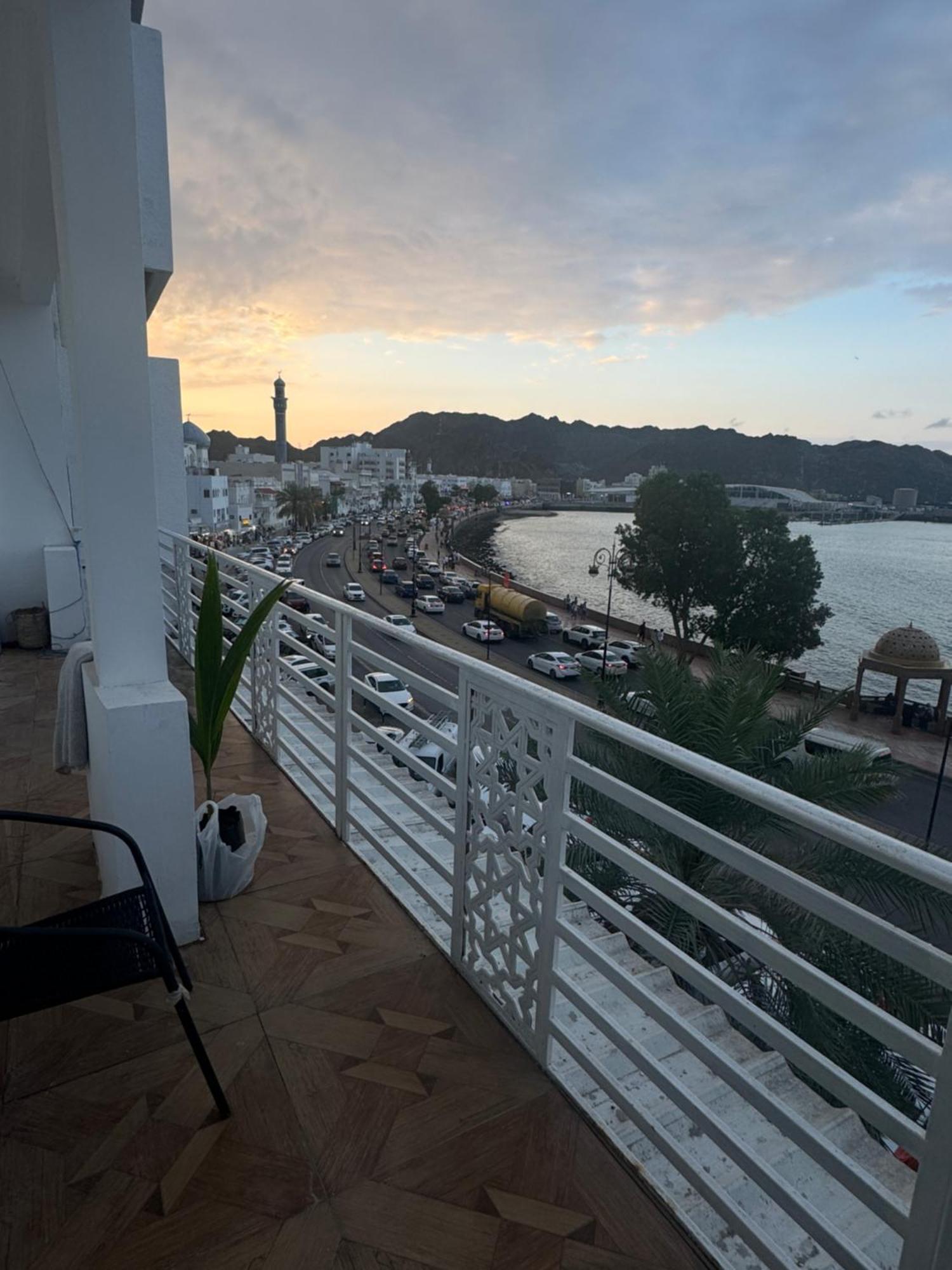무스카트 Muttrah Souq And Sea View 아파트 외부 사진