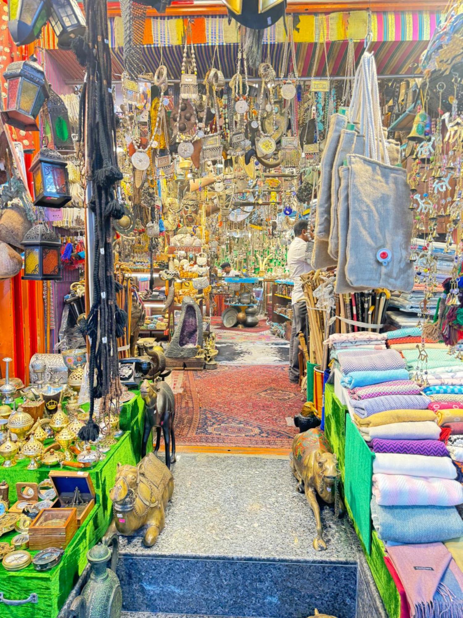 무스카트 Muttrah Souq And Sea View 아파트 외부 사진