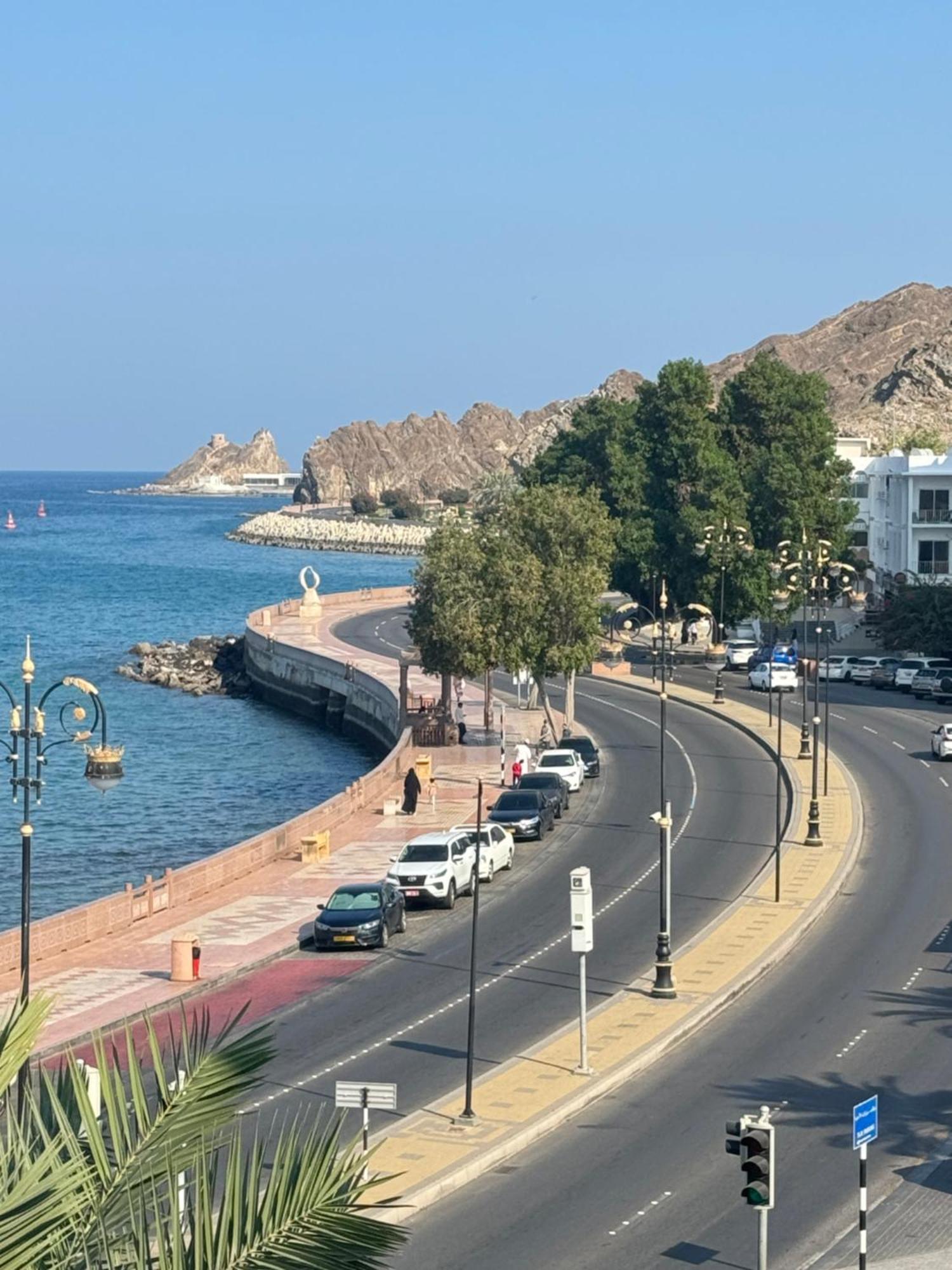 무스카트 Muttrah Souq And Sea View 아파트 외부 사진